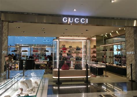 gucci store mississauga